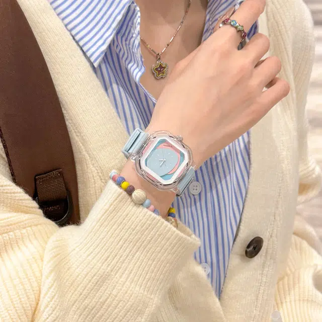 番米拉 多巴胺 石英机芯 硅胶表带 国表 女表 蓝色表盘