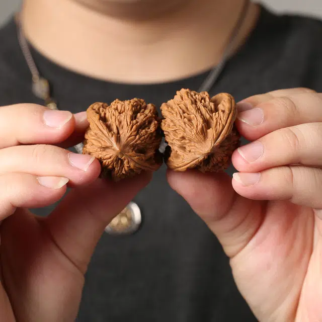 潘家园 麦穗虎头 皮质厚 分量打手 上色快 挂瓷快 文玩核桃 核桃类把件 男女同款情侣款