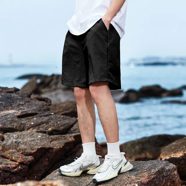纳趣 运动宽松时尚泡泡格透气速干五分休闲短裤 男女同款
