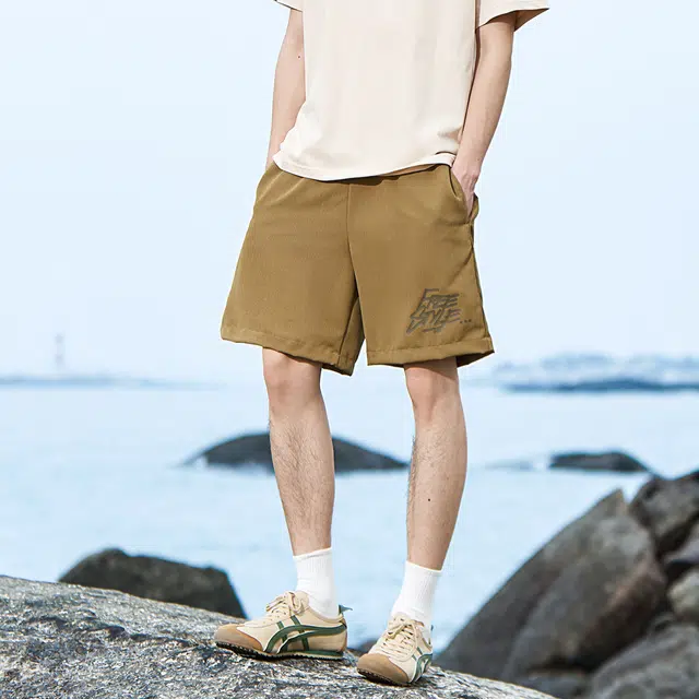 纳趣 字母印花运动宽松时尚棉感褶皱透气速干五分休闲短裤 男女同款