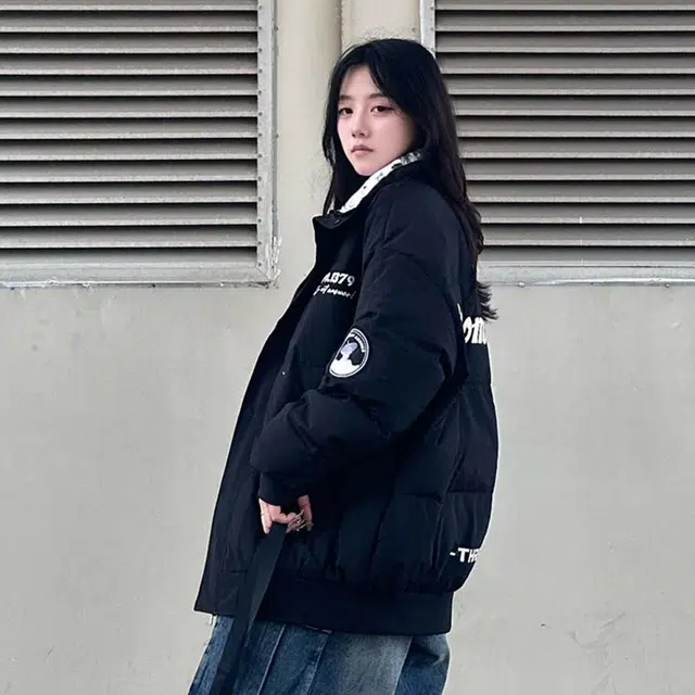 三体 红岸基地系列 含挎包字母徽章印花纯色基础款宽松美式户外防风防水休闲保暖加厚潮牌个性时尚面包服立领羽绒服 男女同款