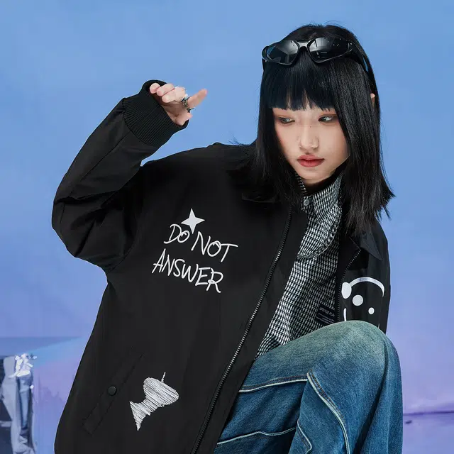 三体 红岸基地系列 美式复古简约宽松加厚保暖防水服趣味大绣花字母基础款拉链休闲翻领高街潮牌学生户外机能风棉服 男女同款
