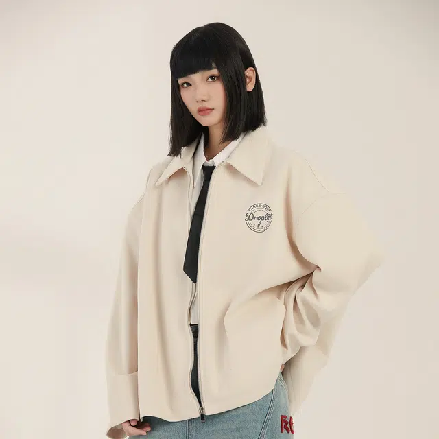 三体 水滴系列 美式复古基础款简约纯色字母徽章印花翻领拉链开衫教练户外工装机能风日常通勤防风长袖夹克外套 男女同款