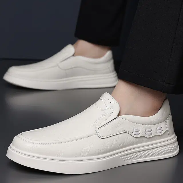 Aokang Low Top Sneakers