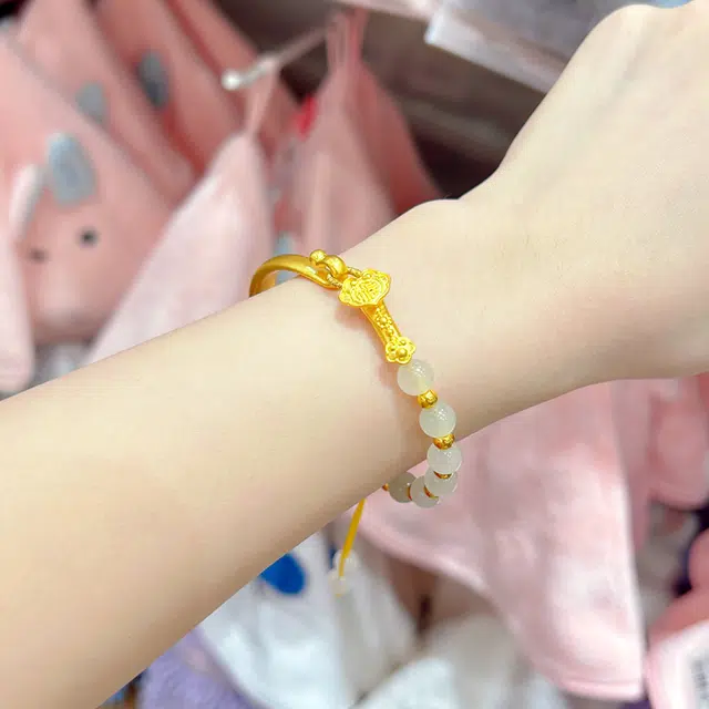 ABOUT LOVE 999