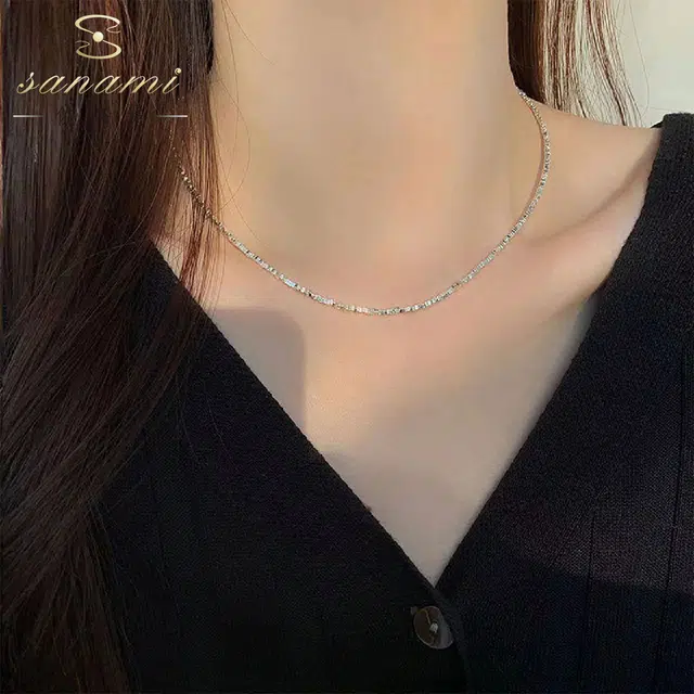 925
