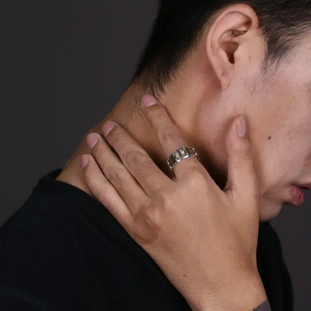 S925