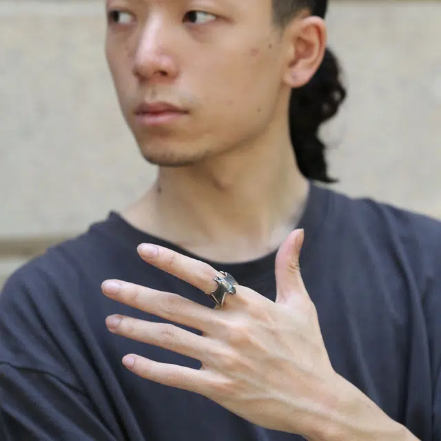 S925