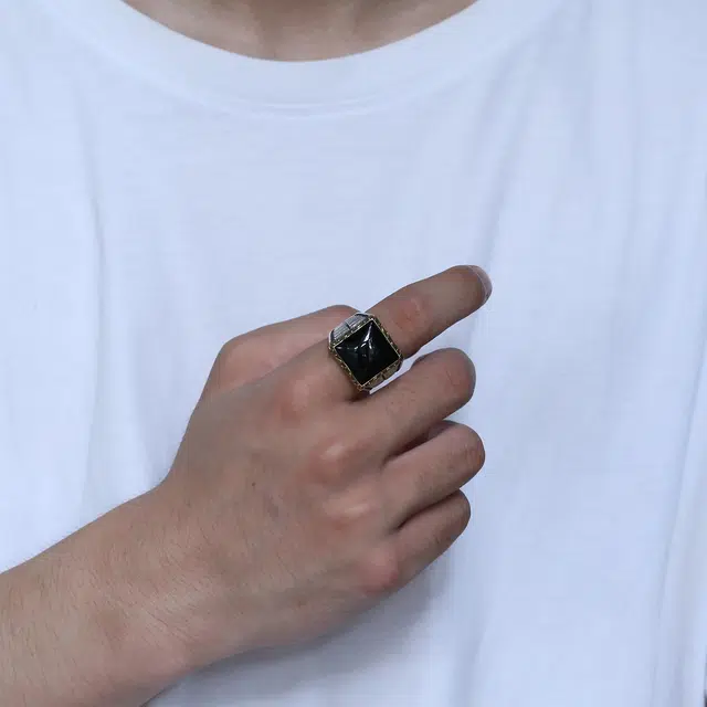 S925