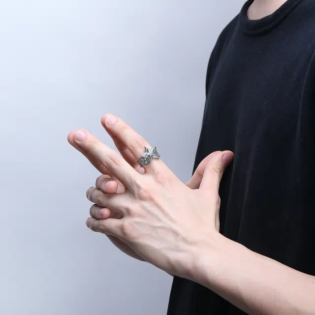 S925