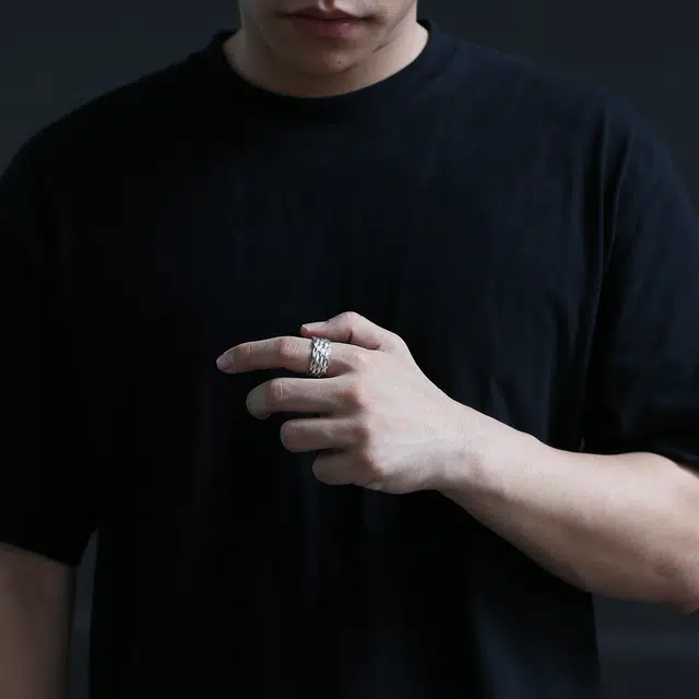 S925