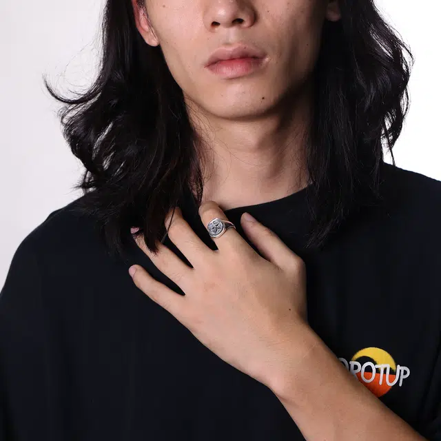 S925