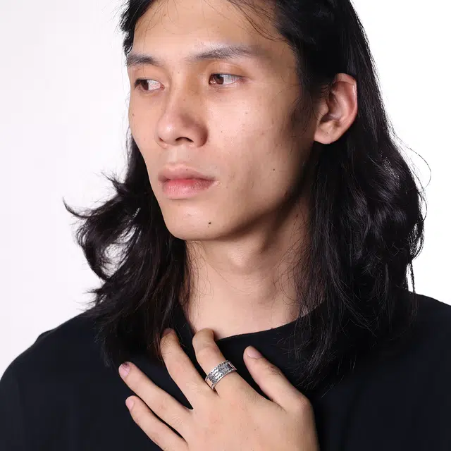 S925