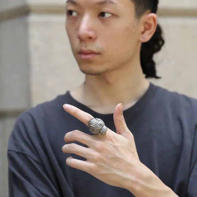 S925