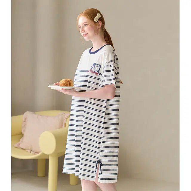 芬腾 薄款透气短袖条纹简约大码家居服睡裙 女款