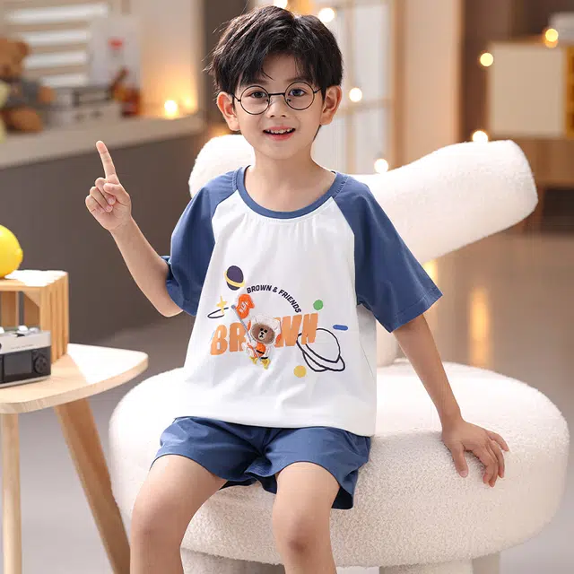 x LINE FRIENDS T