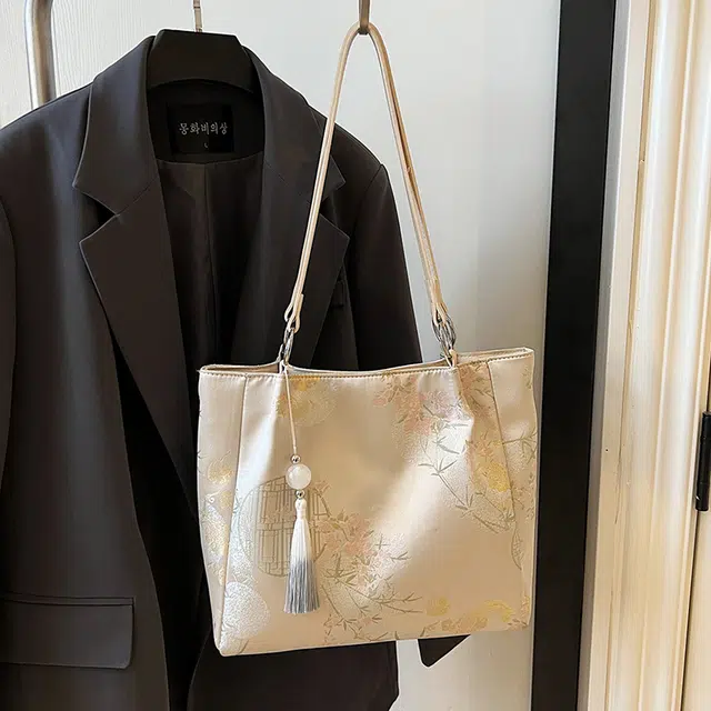 RKM Tote
