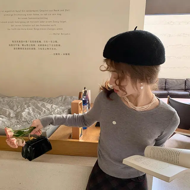 花栗鼠小姐 纯色圆领侧边抽褶套头针织衫 女款