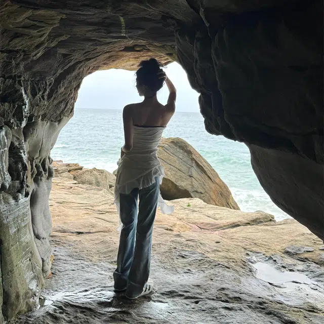 花栗鼠小姐 玫瑰不语休闲不规则纯色修身中长款 抹胸无袖连衣裙 女款 白色