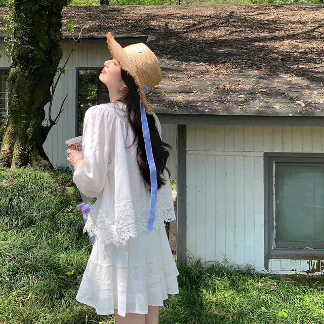 花栗鼠小姐 法式铃兰香 浪漫田园风圆领减龄荷叶边伞型蕾丝边娃娃衫防晒衬衫 女款 白
