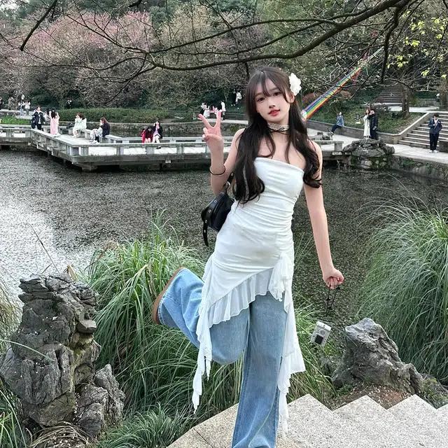 花栗鼠小姐 玫瑰不语休闲不规则纯色修身中长款 抹胸无袖连衣裙 女款 白色