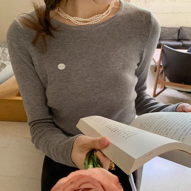 花栗鼠小姐 纯色圆领侧边抽褶套头针织衫 女款