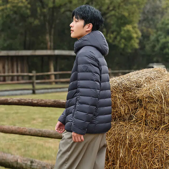 坦博尔 连帽短款轻薄保暖羽绒服 男款