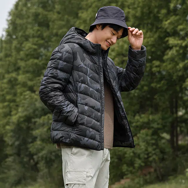 坦博尔 连帽短款轻薄保暖羽绒服 男款