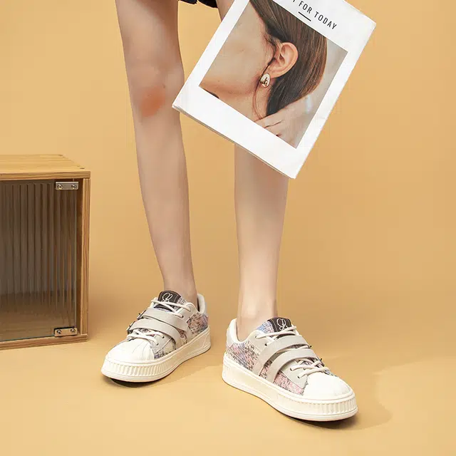 拉夏贝尔 合成革织物 贝壳头 轻便 低帮 板鞋 女款