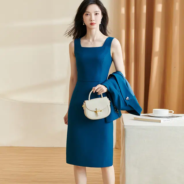 米思阳 纯色方领收腰吊带连衣裙 孔雀蓝