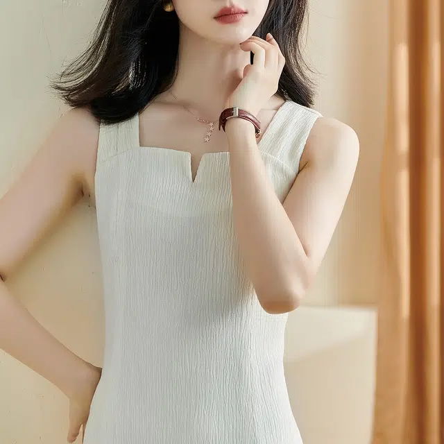 米思阳 纯色肌理感方领无袖连衣裙 米杏色