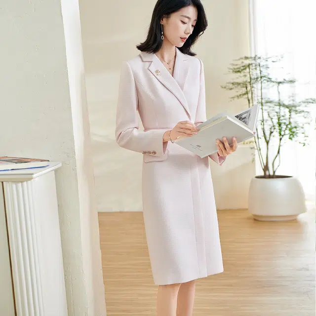 米思阳 气质温柔风纯色西装领华夫格收腰长袖连衣裙 女款 浅粉色