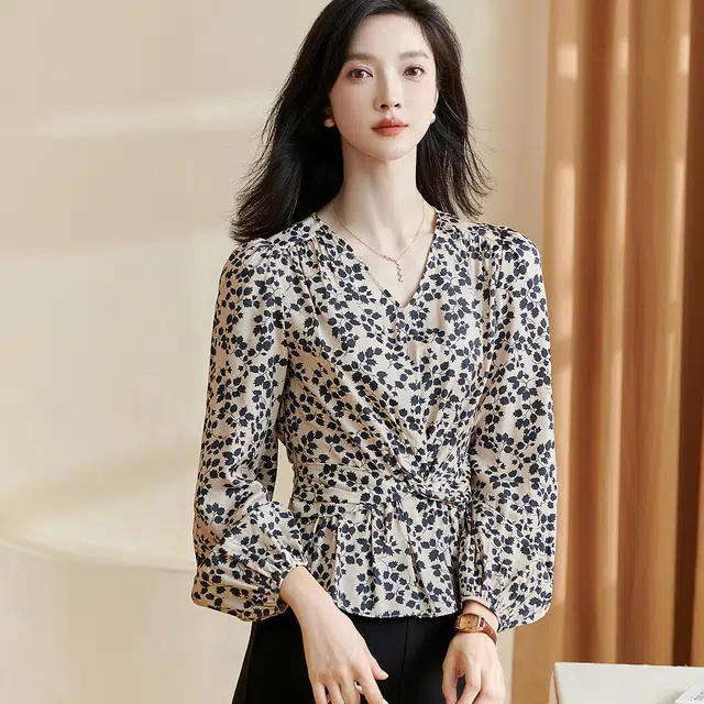 米思阳 碎花收腰褶皱长袖衬衫 女款 杏黑色