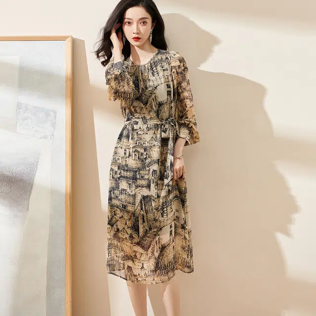 米思阳 时尚气质印花长袖连衣裙 杏黑色