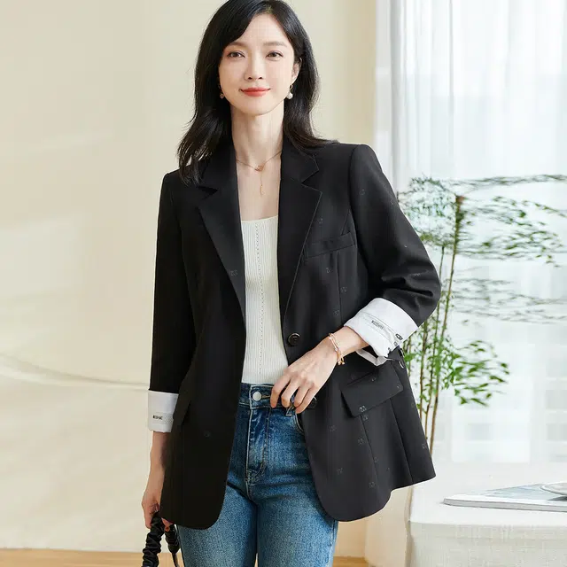 米思阳 休闲气质宽松压花重工通勤单排扣西装 女款 黑色
