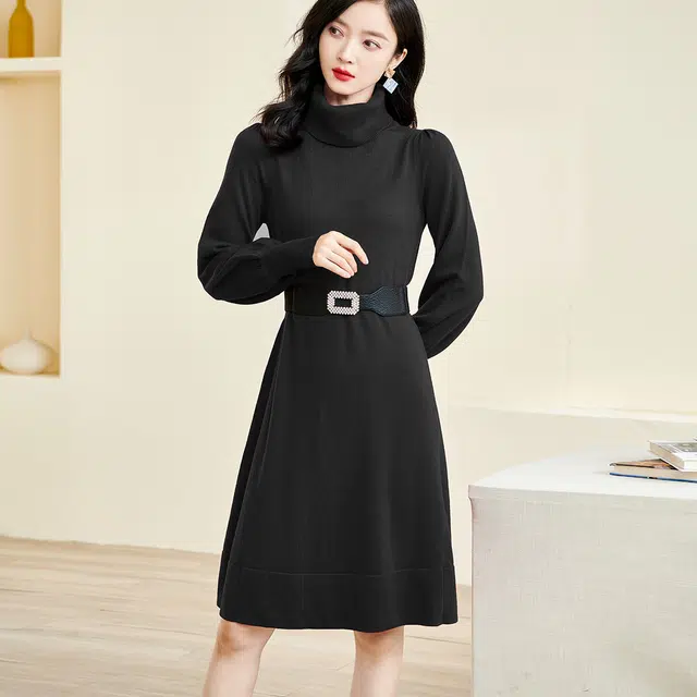 米思阳 纯色知性优雅泡泡袖修身长袖连衣裙