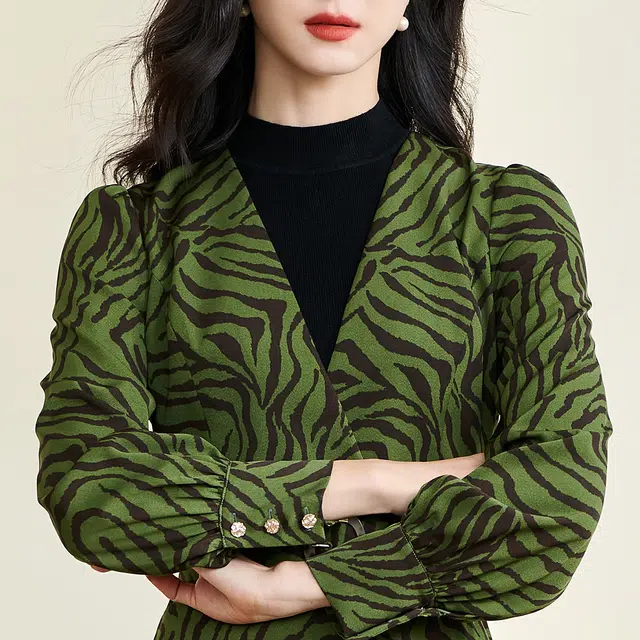 米思阳 纯色长袖内搭气质百搭斑马纹裙子裙装套装 女款 绿色