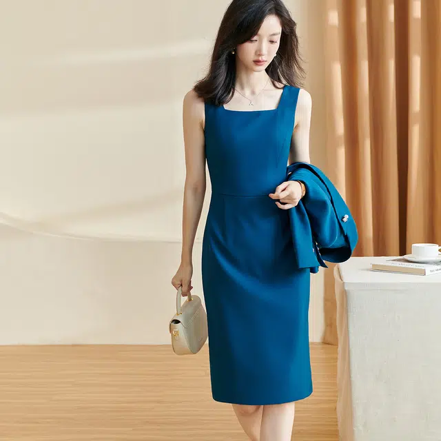 米思阳 纯色方领收腰吊带连衣裙 孔雀蓝