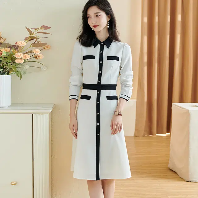 米思阳 撞色尖领单排扣设计高腰中长款长袖连衣裙 白色