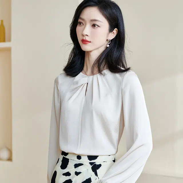 米思阳 纯色圆领镂空设计长袖衬衫 女款 杏色