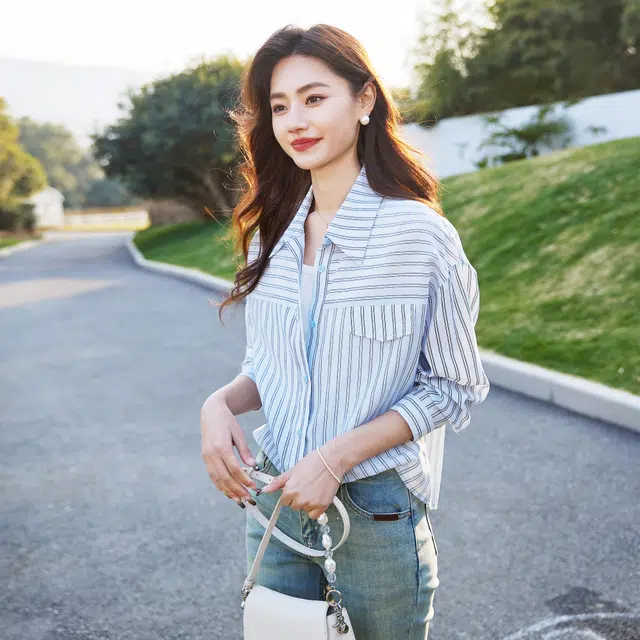 苏醒的乐园 撞色条纹尖领单排扣宽松休闲长袖衬衫 女款 蓝色