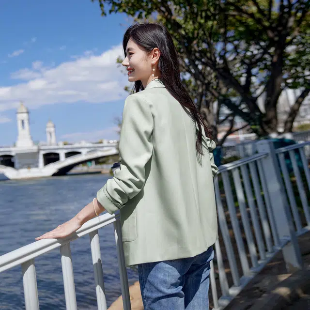 苏醒的乐园 纯色西装领长袖西装 女款