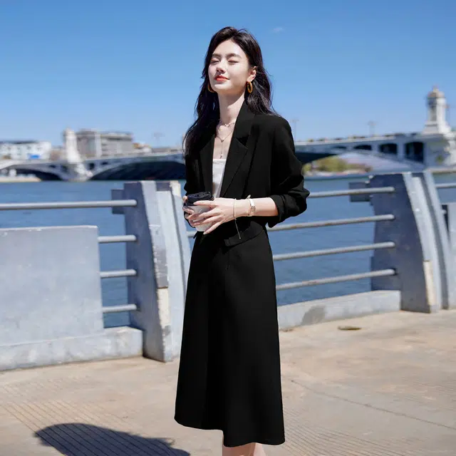 苏醒的乐园 纯色西装领休闲长袖西装松紧中长款休闲长裙裙装套装 女款
