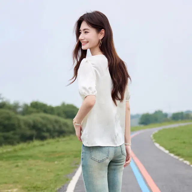 苏醒的乐园 宽松泡泡袖圆领短袖衬衫 女款 米色