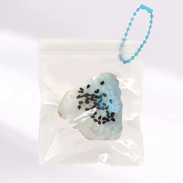 卡莱茵 芝麻三角饭团减压发泄捏捏乐儿童水果手嫩解压玩具 硅胶 挂件 男女同款情侣款