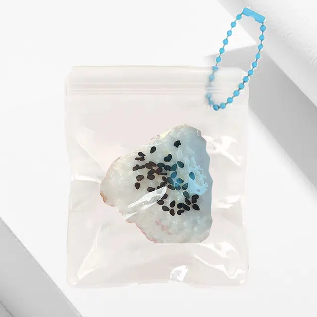 卡莱茵 芝麻三角饭团减压发泄捏捏乐儿童水果手嫩解压玩具 硅胶 挂件 男女同款情侣款