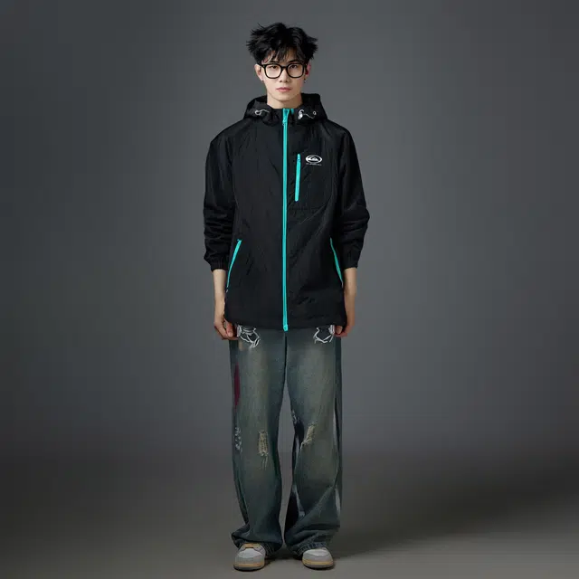 Quiksilver UPF100+Logo