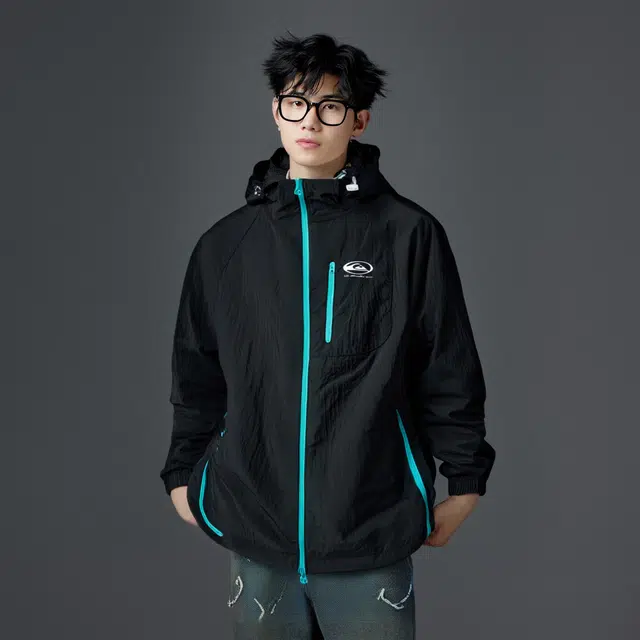 Quiksilver UPF100+Logo