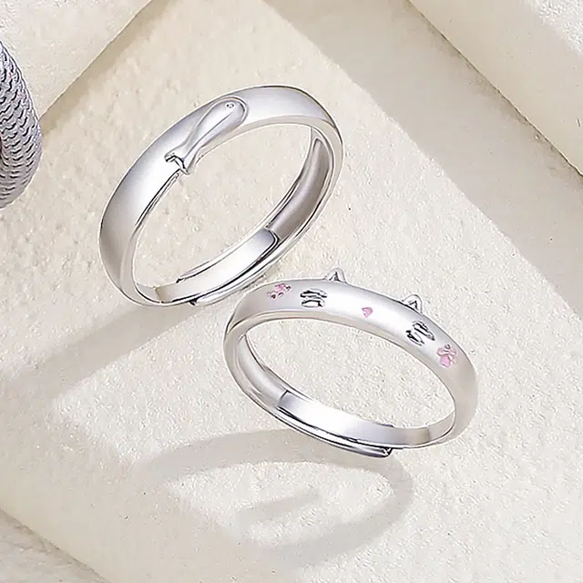 925