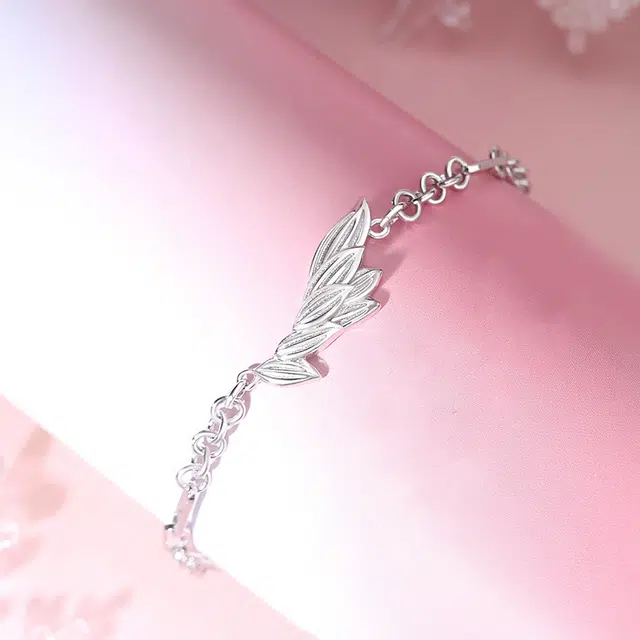925